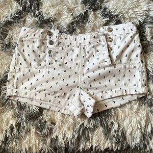 Pineapple shorties